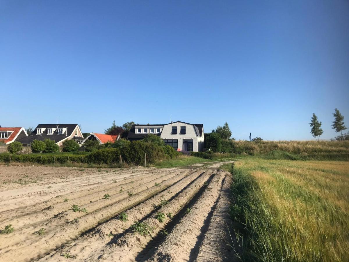 T Huuske Tuinappartement Met Fantastisch Uitzicht, Nabij Zee Zonnemaire Kültér fotó