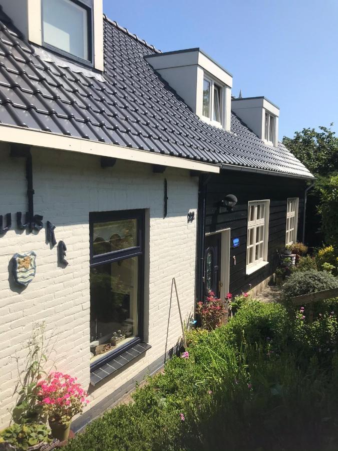 T Huuske Tuinappartement Met Fantastisch Uitzicht, Nabij Zee Zonnemaire Kültér fotó