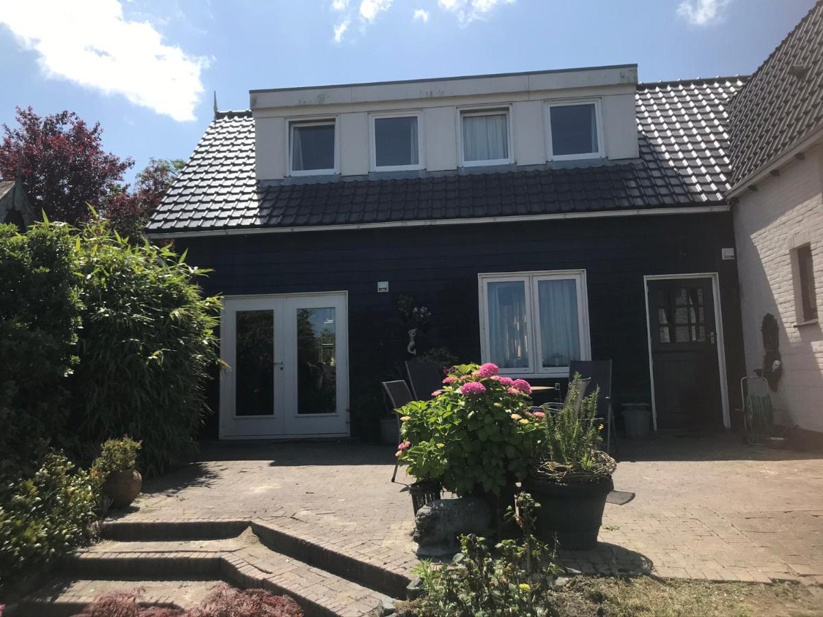 T Huuske Tuinappartement Met Fantastisch Uitzicht, Nabij Zee Zonnemaire Kültér fotó