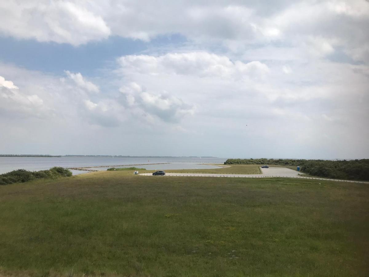 T Huuske Tuinappartement Met Fantastisch Uitzicht, Nabij Zee Zonnemaire Kültér fotó