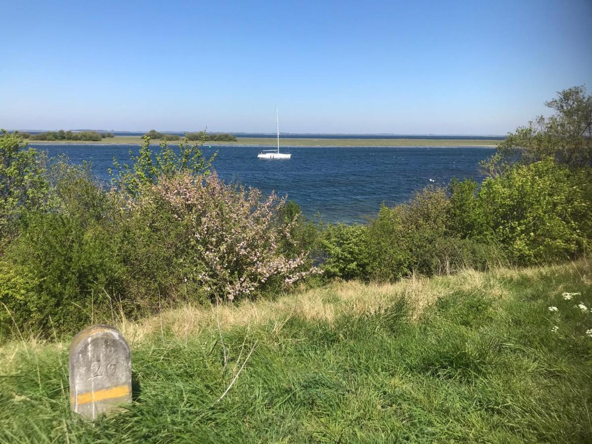 T Huuske Tuinappartement Met Fantastisch Uitzicht, Nabij Zee Zonnemaire Kültér fotó